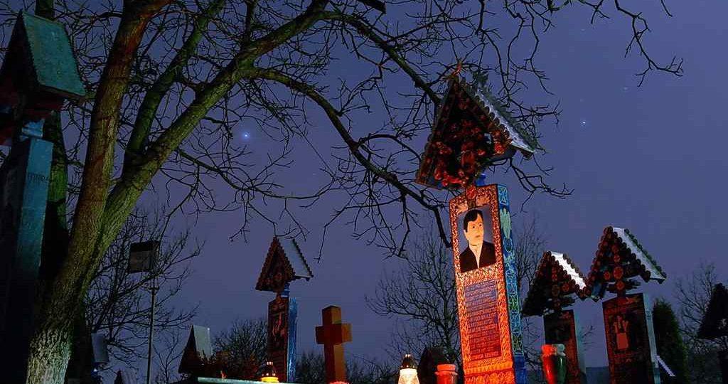 Πλάκες στο "Χαρούμενο νεκροταφείο" της Ρουμανίας